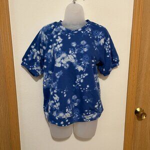 Sonoma Blue and White Tie-Dye T-Shirt Sweatshirt (Small)